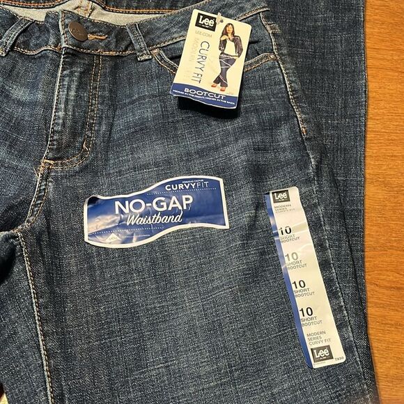 Lee Modern Series Curvy Fit Alana Bootcut Jeans - Picture 2 of 9